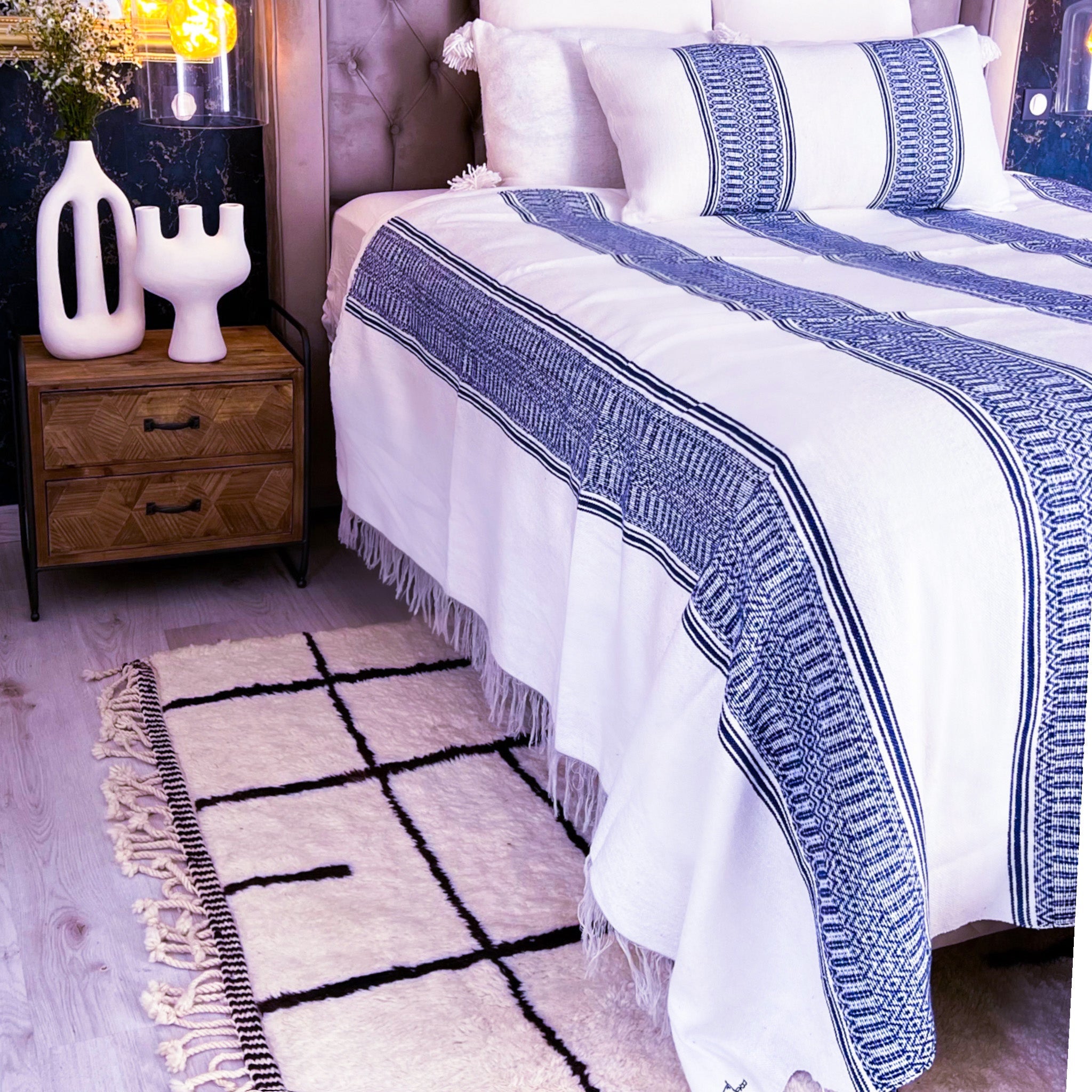 Coussin Blanc et Bleu (BOUCHRA) Berbère Chic