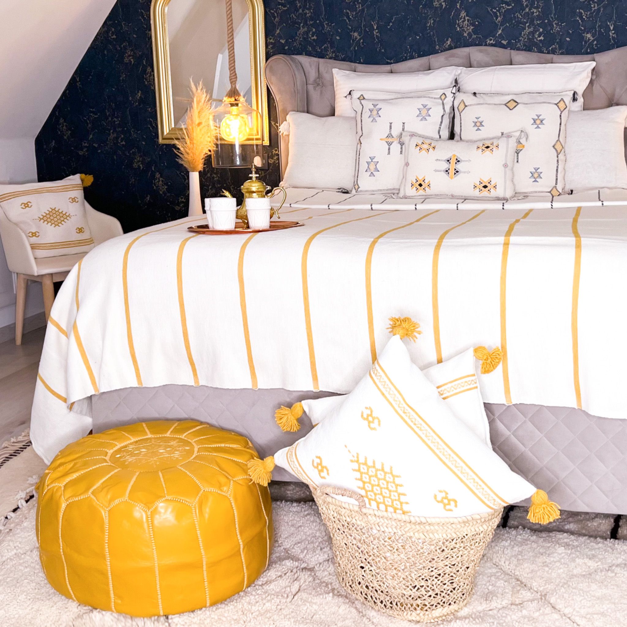 Plaid Blanc et Jaune (Pompon Chara) Berbère Chic