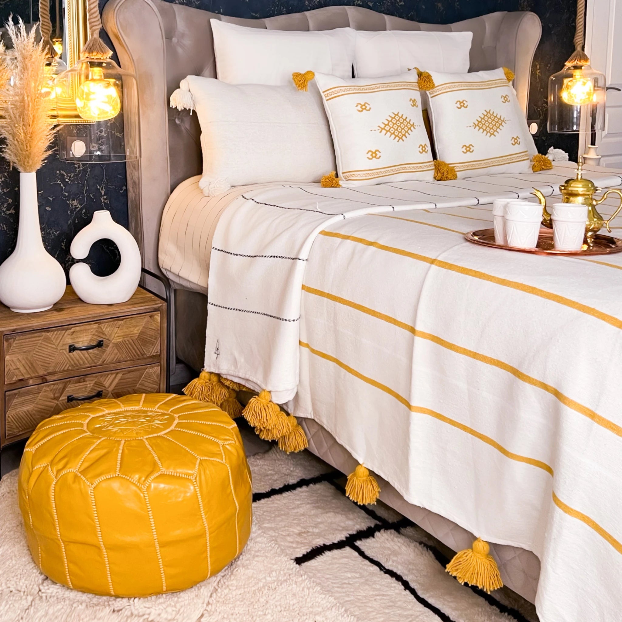 Plaid Blanc et Jaune (Pompon Chara) Berbère Chic